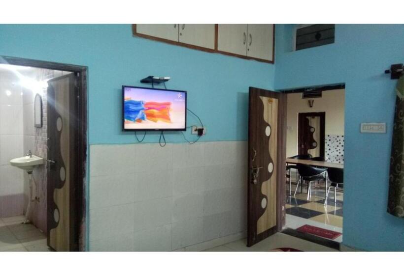 Отель Well Furnished Rooms In Pushkar