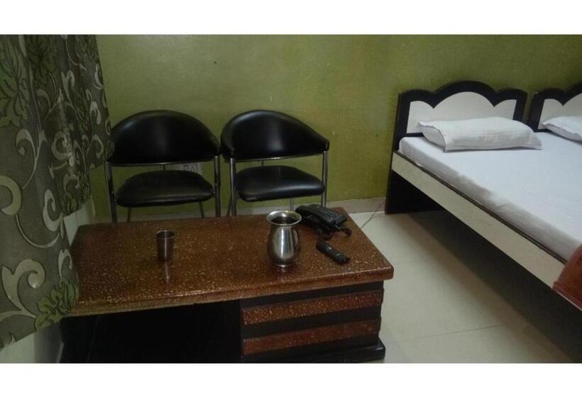 Отель Well Furnished Rooms In Pushkar