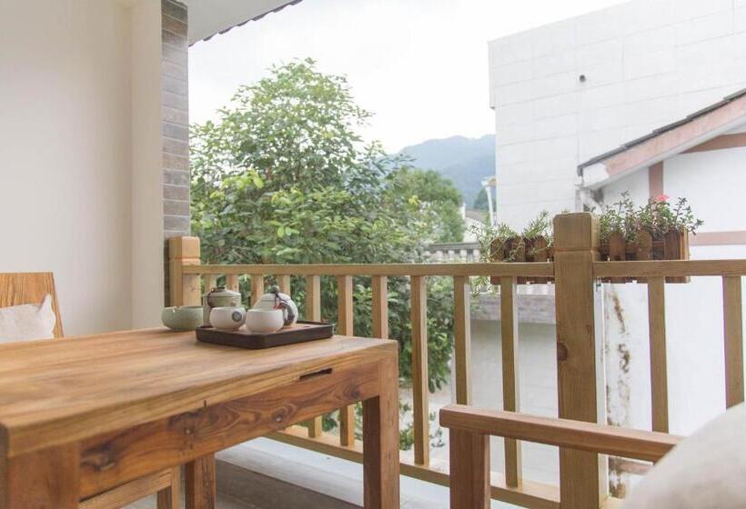 بنسيون Bloom Time Guest House