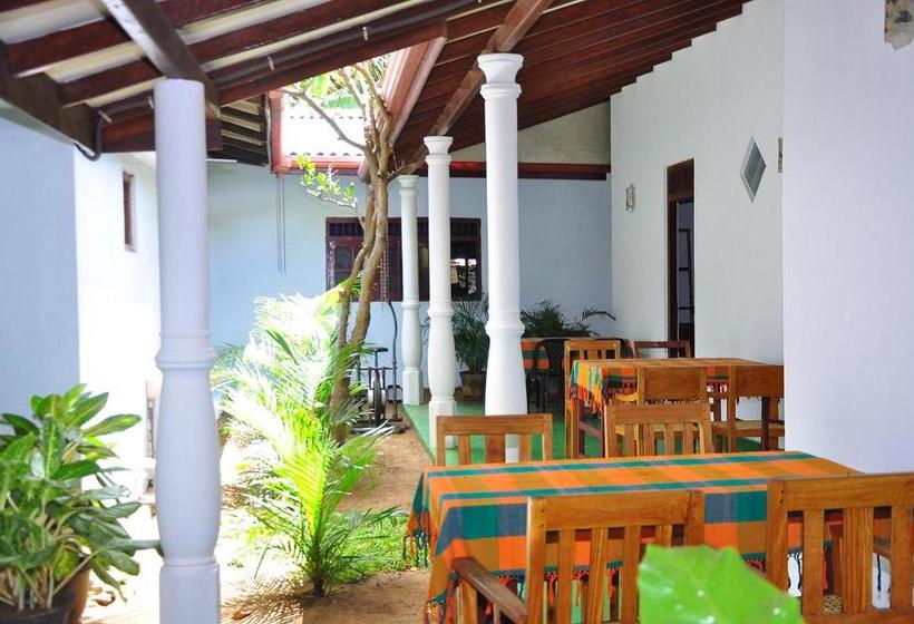 פנסיון Mother House