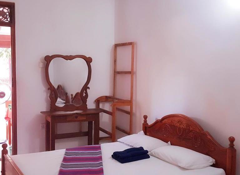 פנסיון Mother House