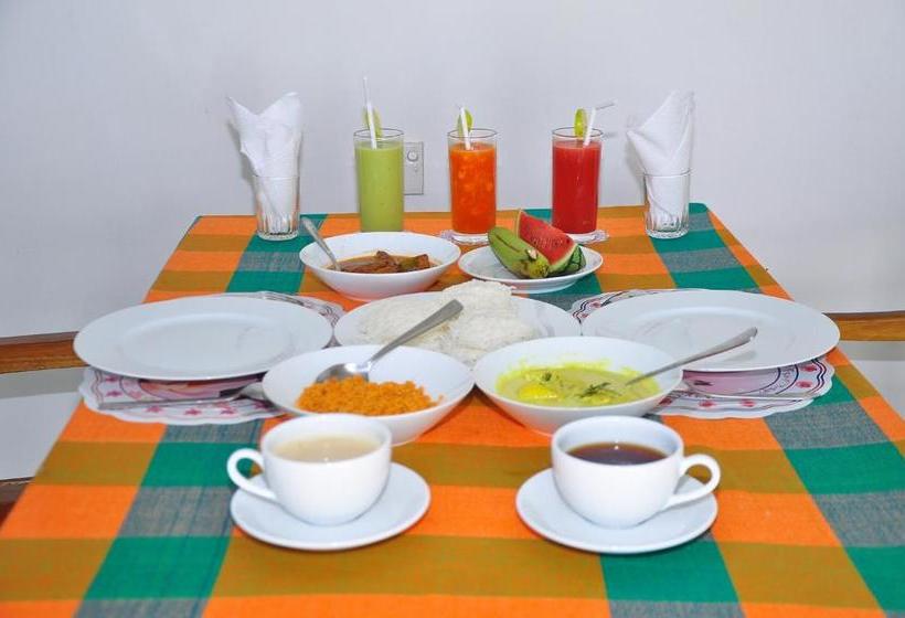 פנסיון Mother House