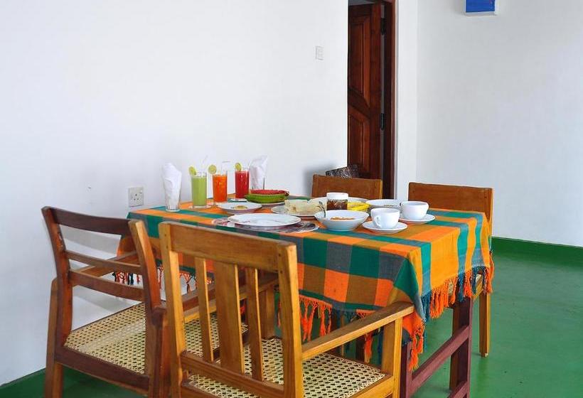 פנסיון Mother House