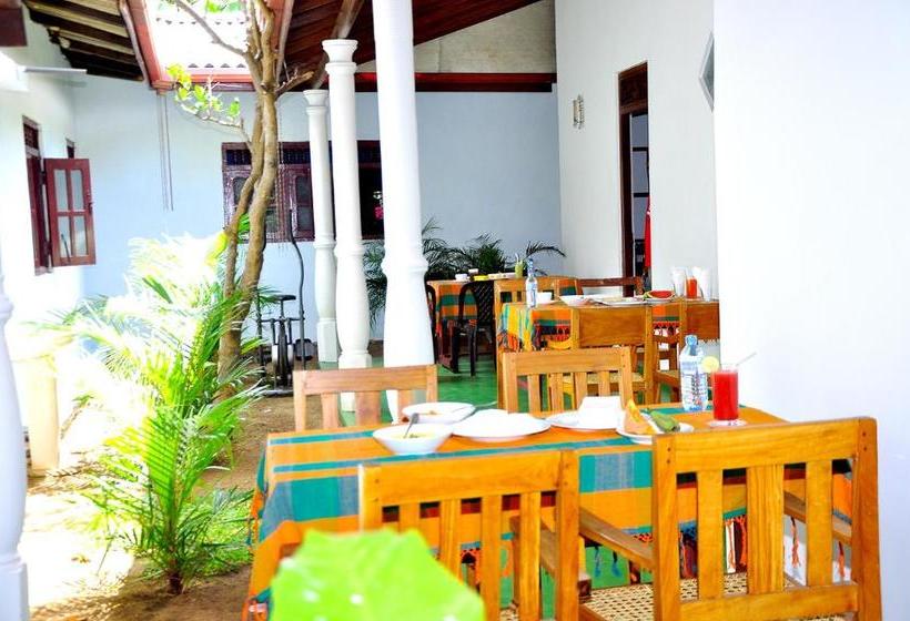 פנסיון Mother House