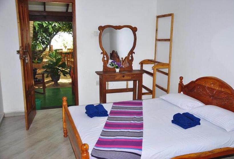 פנסיון Mother House