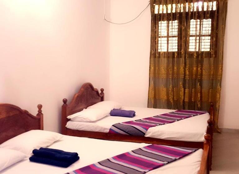 פנסיון Mother House