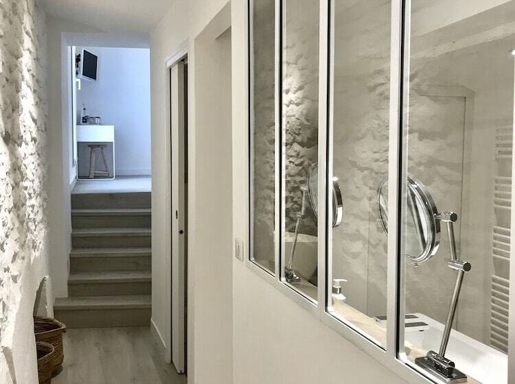 تختخواب و صبحانه Antichambre