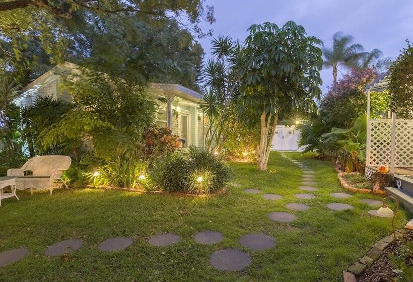 住宿加早餐  Meranova Guest Inn