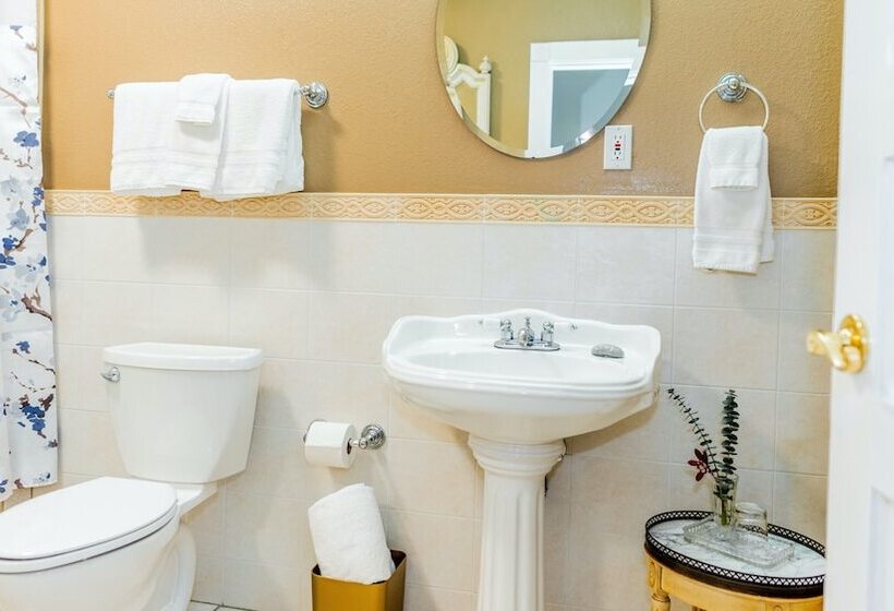 住宿加早餐  Meranova Guest Inn