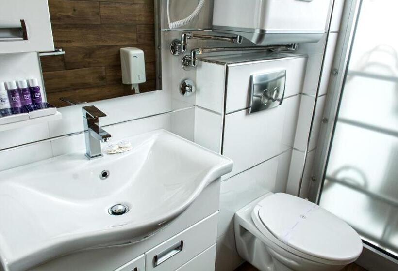 تختخواب و صبحانه Zam Residence