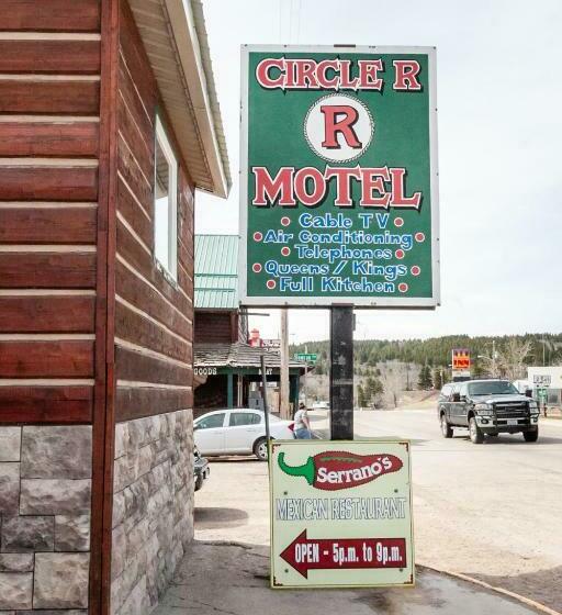 Circle R Motel
