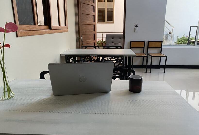 Отель Campo Real