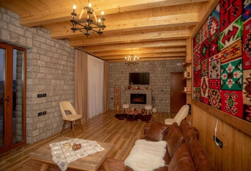 هتل Grandpa S House