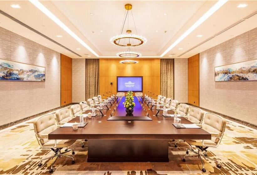 בית מלון כפרי Howard Johnson New District Plaza Ziyang