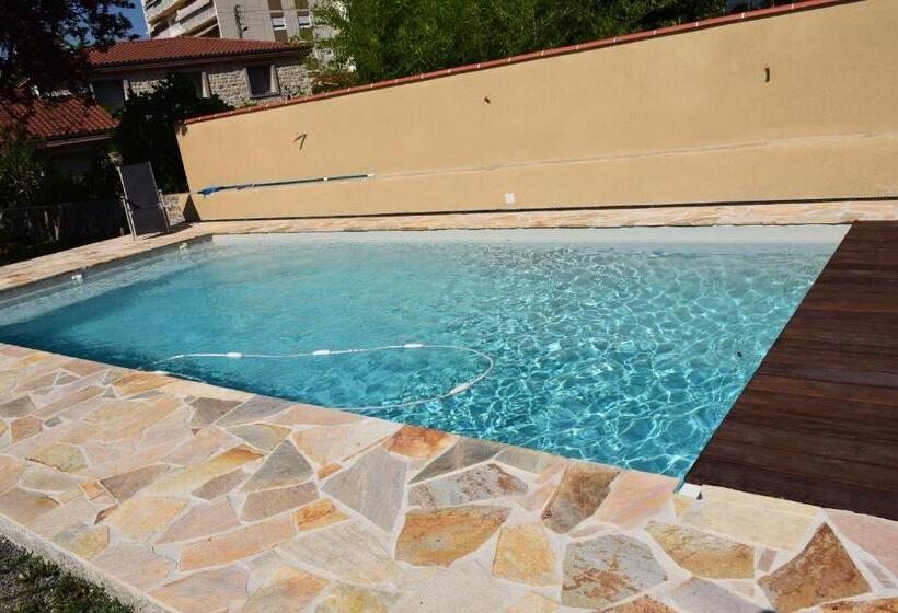 膳宿费 Clochi Clocha