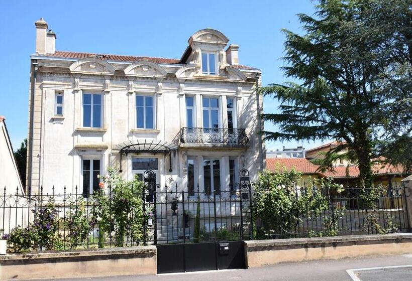 膳宿费 Clochi Clocha