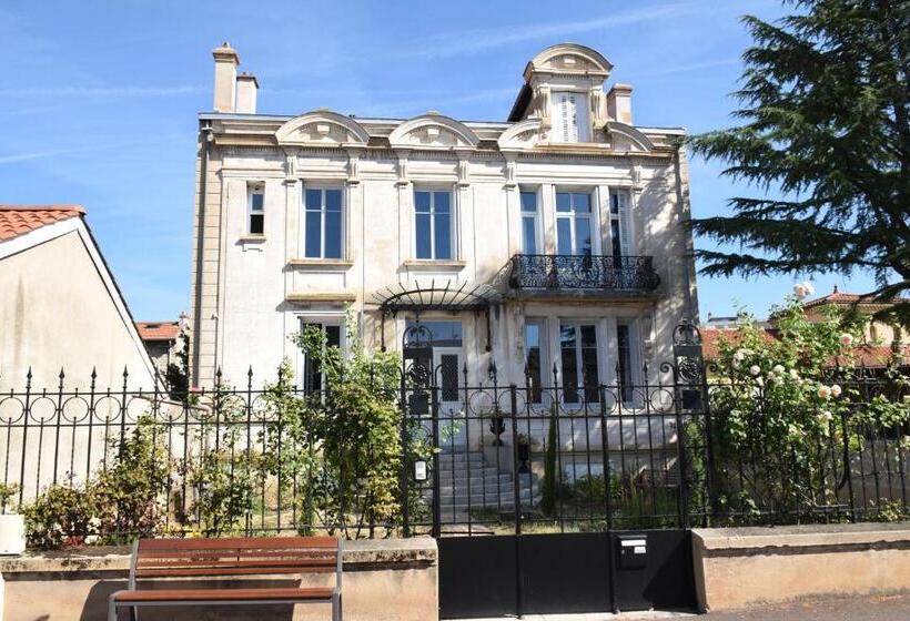 膳宿费 Clochi Clocha