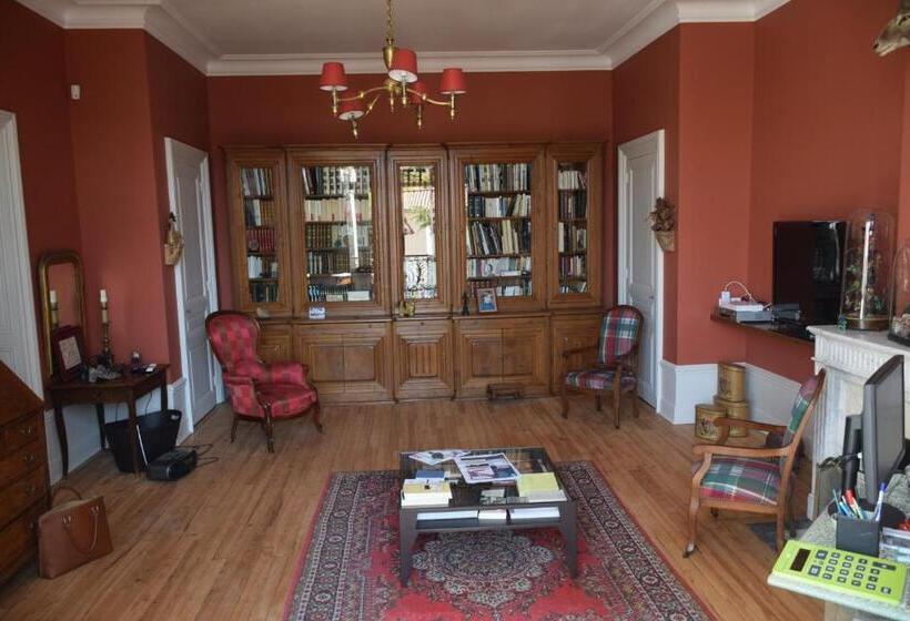 膳宿费 Clochi Clocha