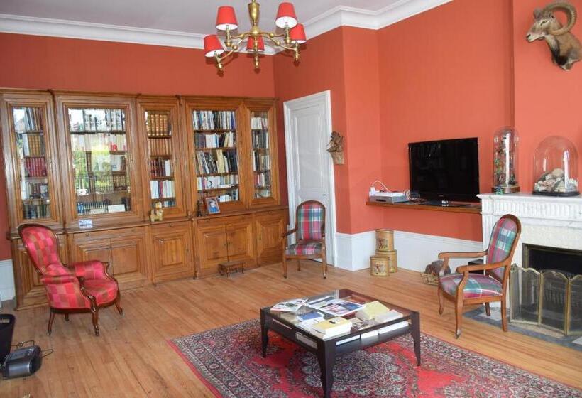 膳宿费 Clochi Clocha