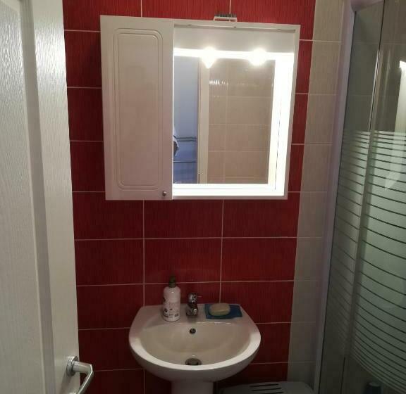 پانسیون Omega