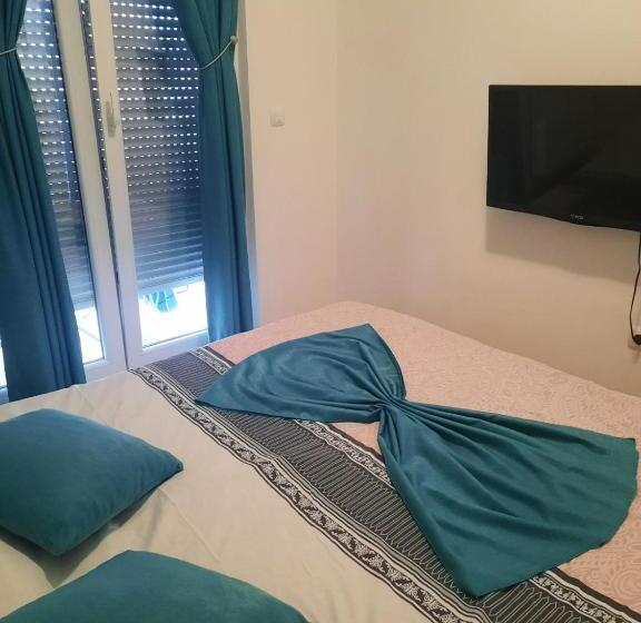 پانسیون Omega