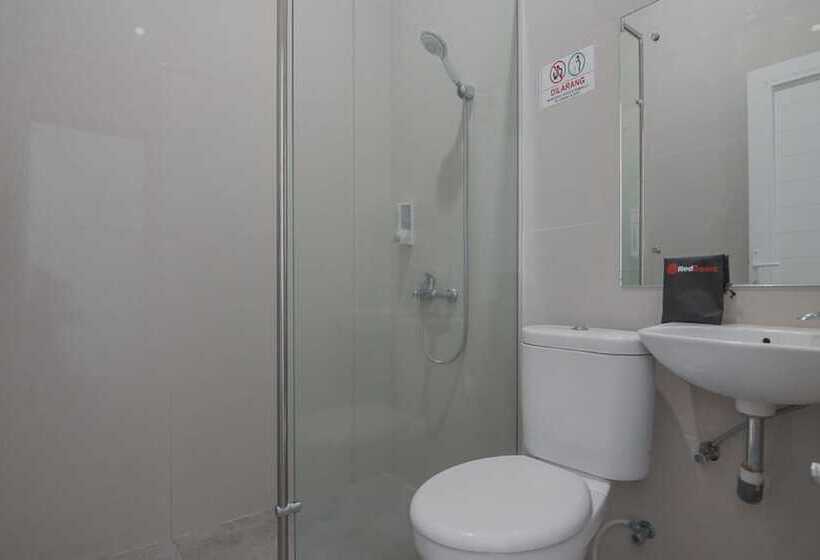 Пансион Reddoorz Near Hermes Place Polonia Medan