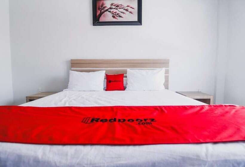 Пансион Reddoorz Near Hermes Place Polonia Medan