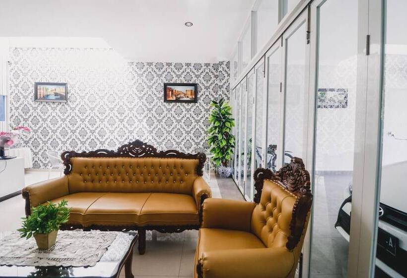 Пансион Reddoorz Near Hermes Place Polonia Medan