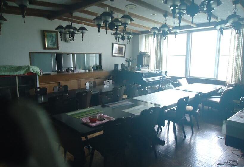 Ryokan Cafe Cerisier栖里時絵