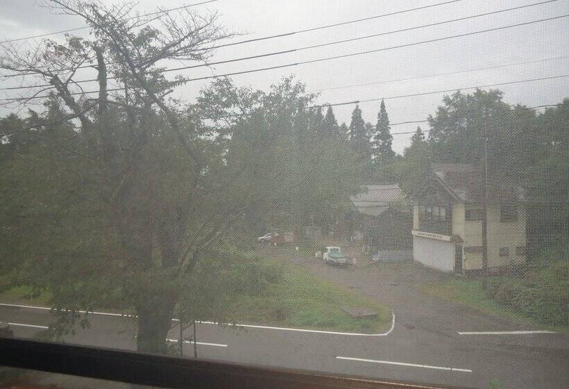 Ryokan Cafe Cerisier栖里時絵