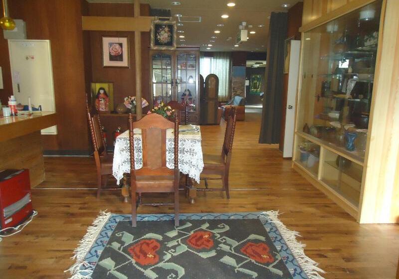 Ryokan Cafe Cerisier栖里時絵