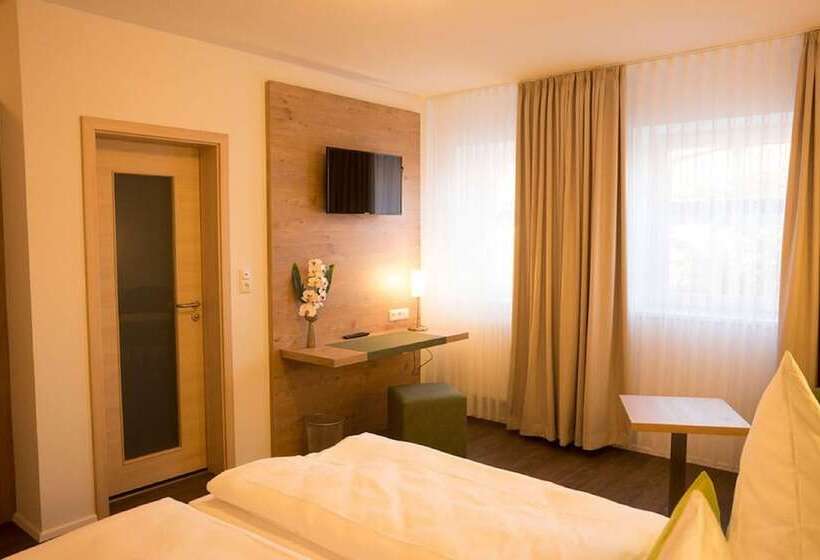 ユースホステル Gasthaus Schwarzer Adler