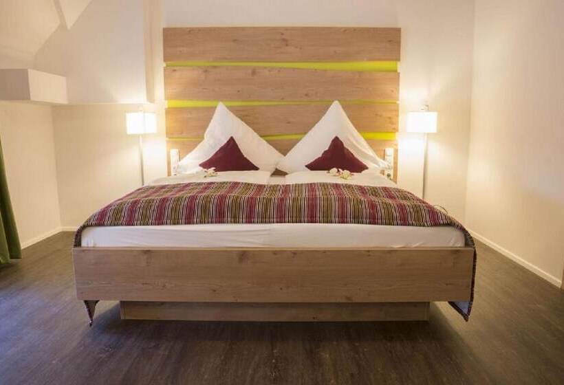 ユースホステル Gasthaus Schwarzer Adler