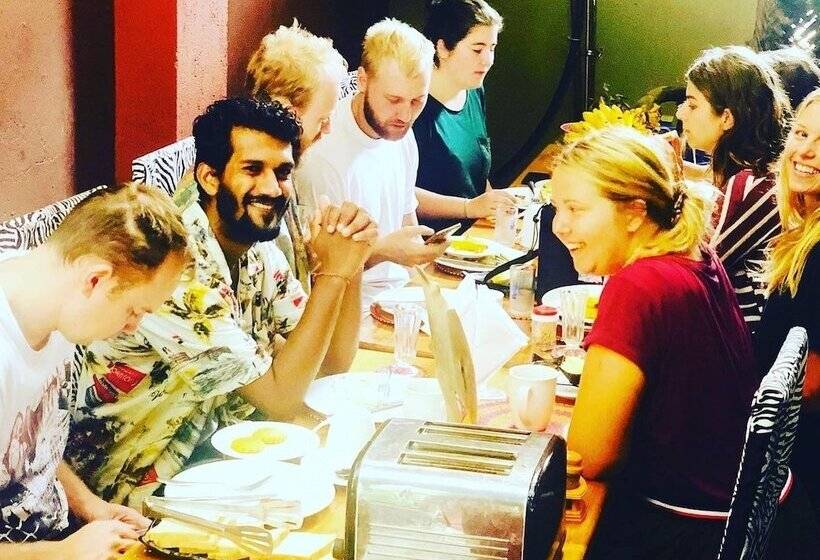 هاستل Savannah House