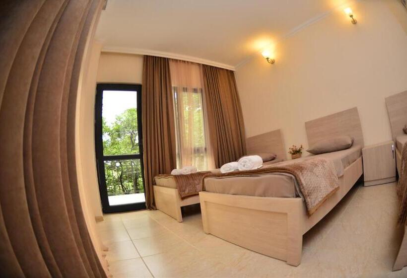 تختخواب و صبحانه Gori