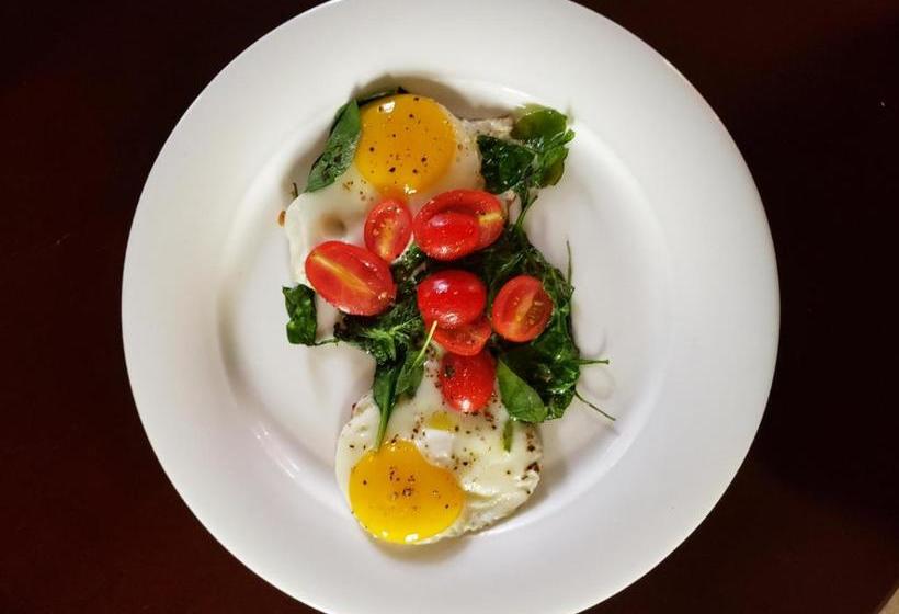 Green Door B&b Brockville