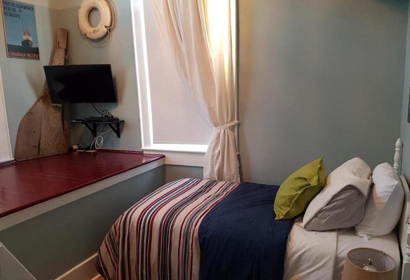 Green Door B&b Brockville