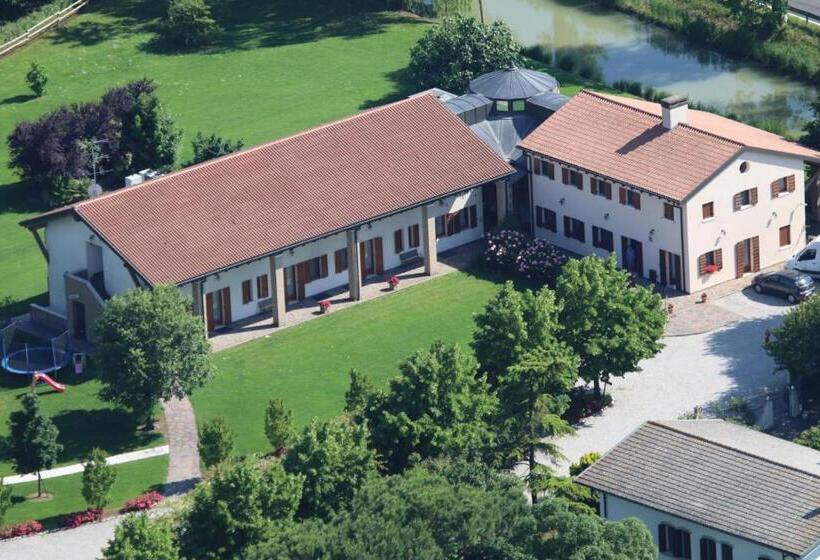 בית מלון כפרי Agriturismo Ancillotto