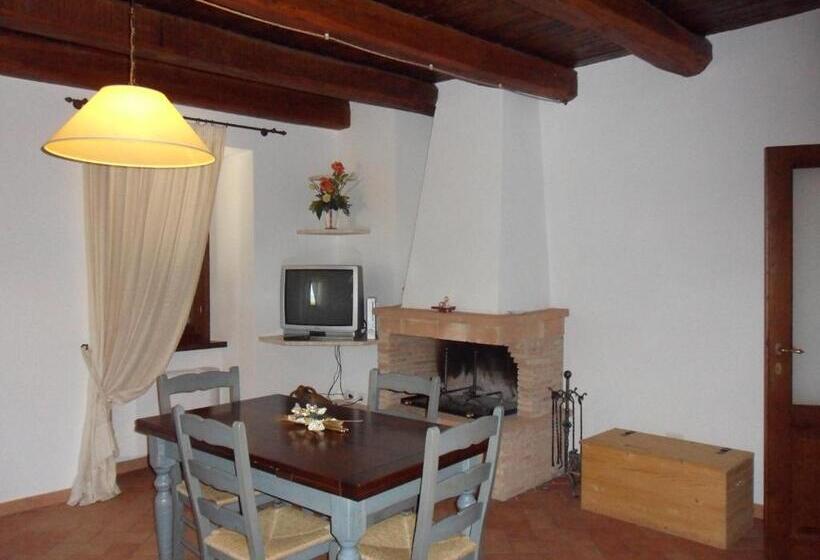 호텔 Agriturismo Il Poggiolo