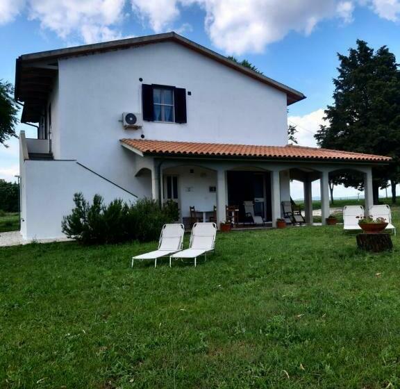 בית מלון כפרי Agriturismo Uliveto Gretacci