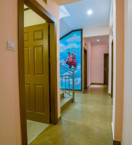 酒店 Blue Bell Cochin Airport