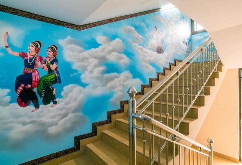 酒店 Blue Bell Cochin Airport