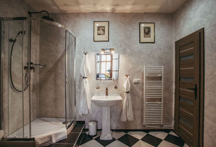 فندق Divna Pani Luxury Gallery Rooms