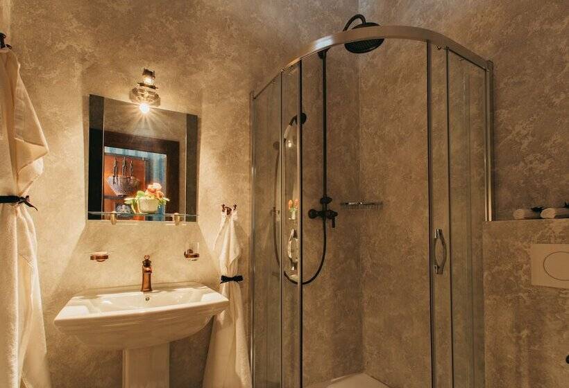 فندق Divna Pani Luxury Gallery Rooms