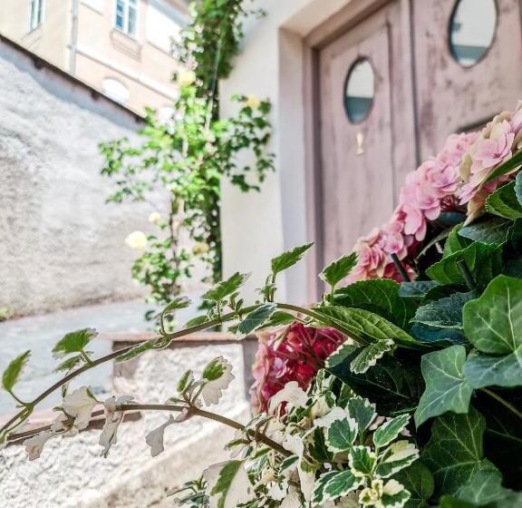 فندق Divna Pani Luxury Gallery Rooms