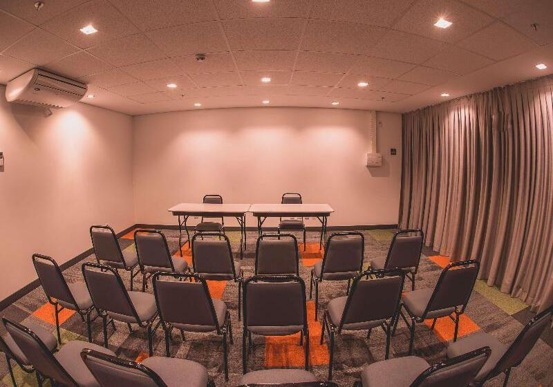 酒店 Ibis Carlos Barbosa