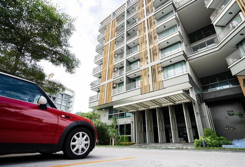 Onpa Hotel & Residence Bangsaen