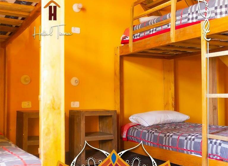 بنسيون Hostal Café Tiana