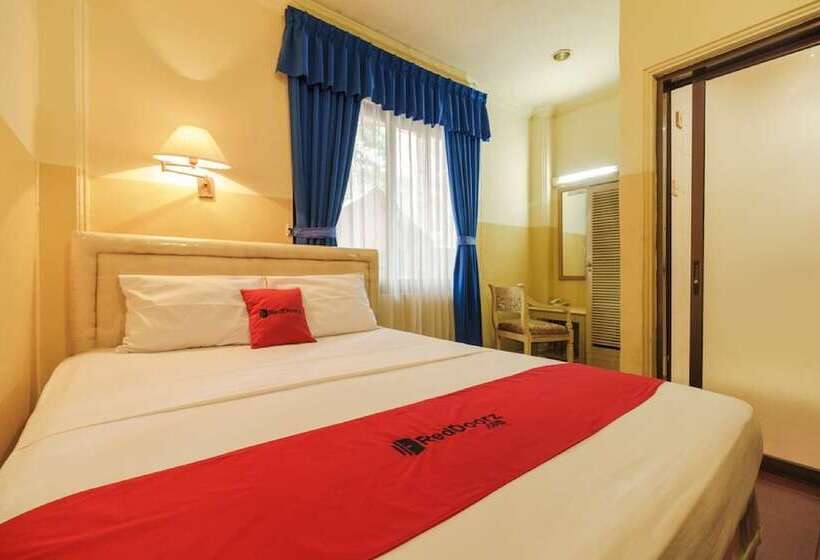 Пансион Reddoorz @ Jalan Jaksa