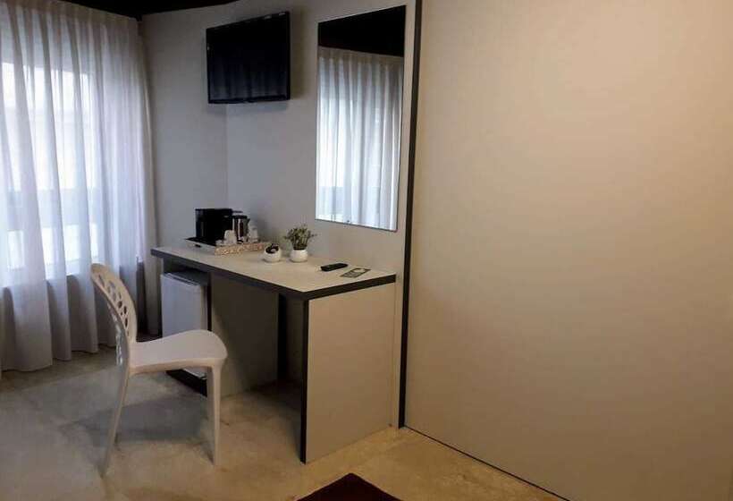 بنسيون Hostal Vendaval